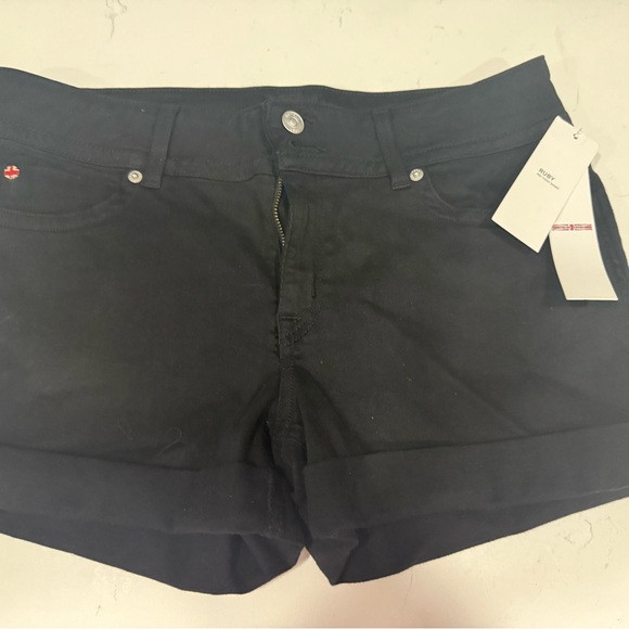 GREAT DEAL! NWT Darling Hudson Ruby Mid Thigh Cuffed Denim Shorts, Black, Sz 30! - Picture 2 of 8